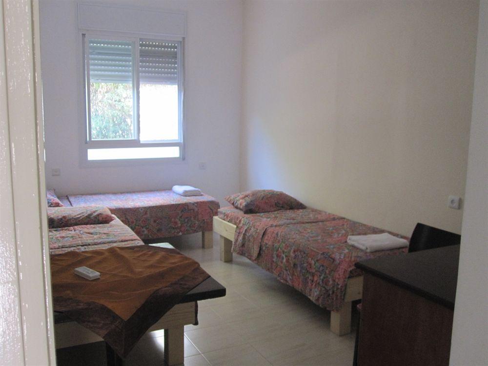 Ga'Aton Motel Naharia Buitenkant foto