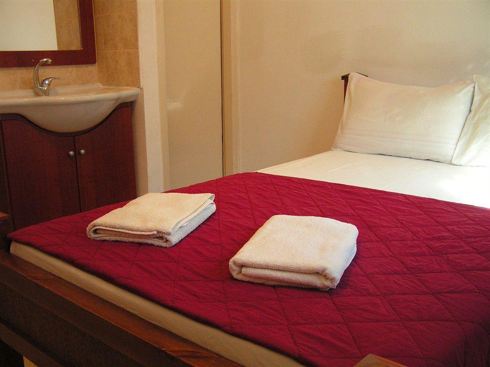 Ga'Aton Motel Naharia Buitenkant foto