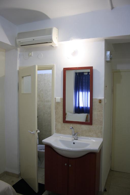 Ga'Aton Motel Naharia Buitenkant foto