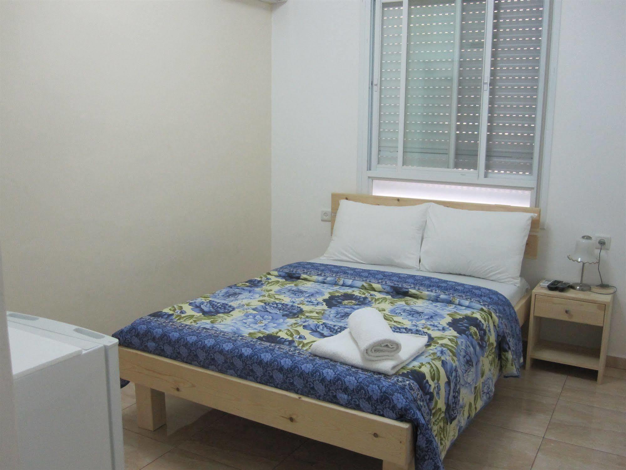 Ga'Aton Motel Naharia Buitenkant foto