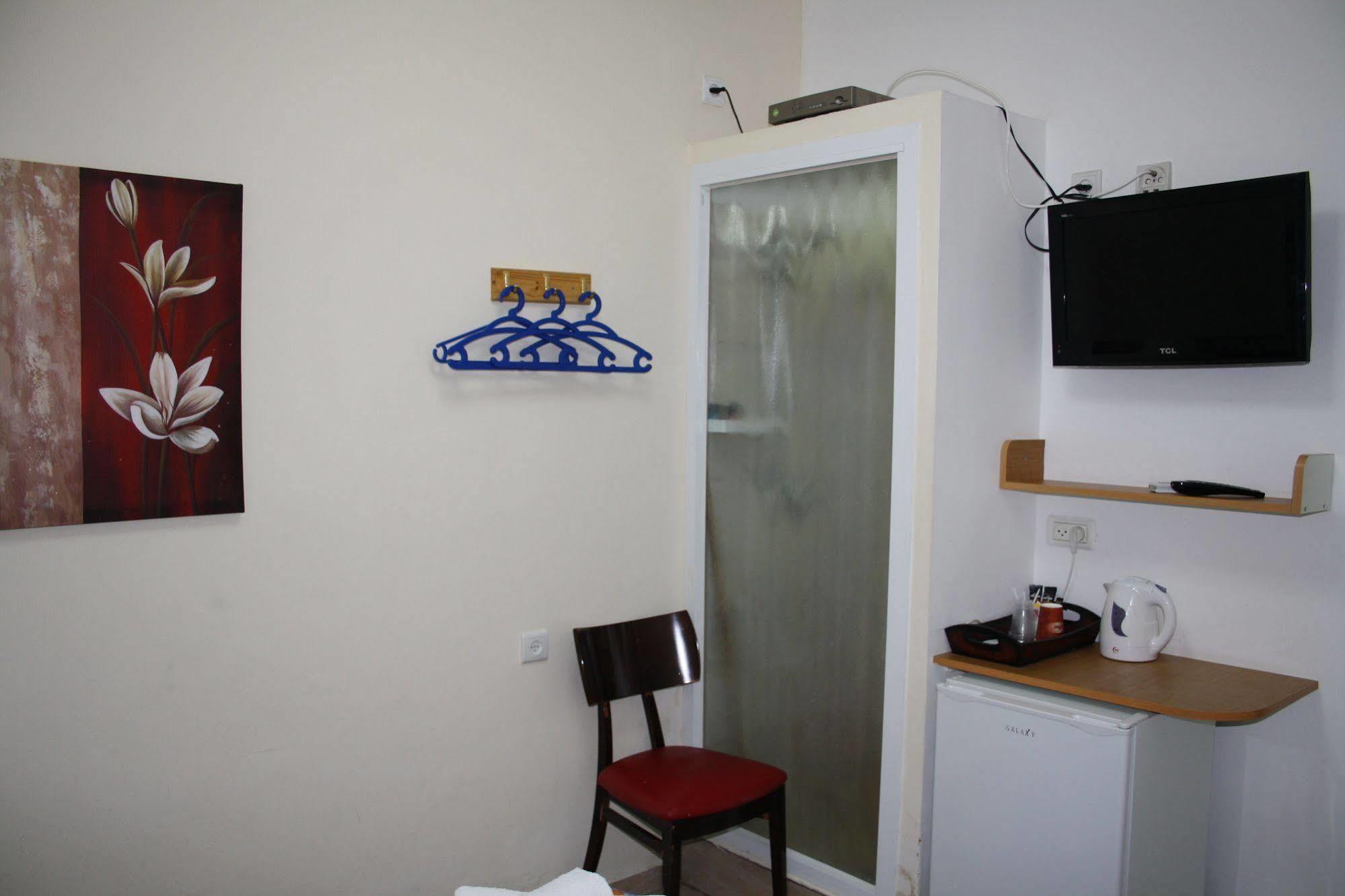Ga'Aton Motel Naharia Buitenkant foto