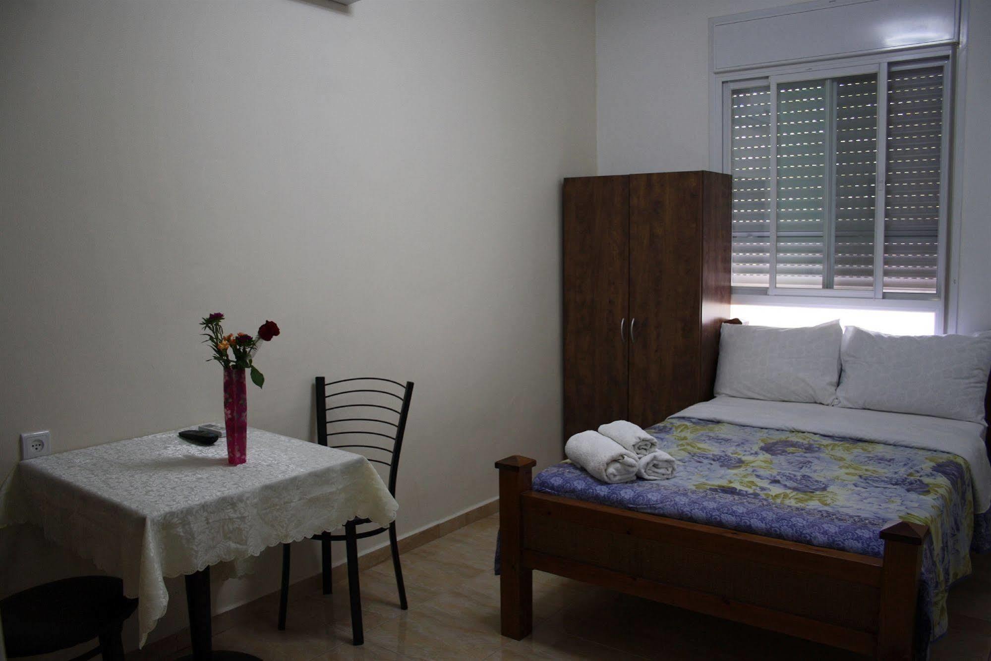 Ga'Aton Motel Naharia Buitenkant foto