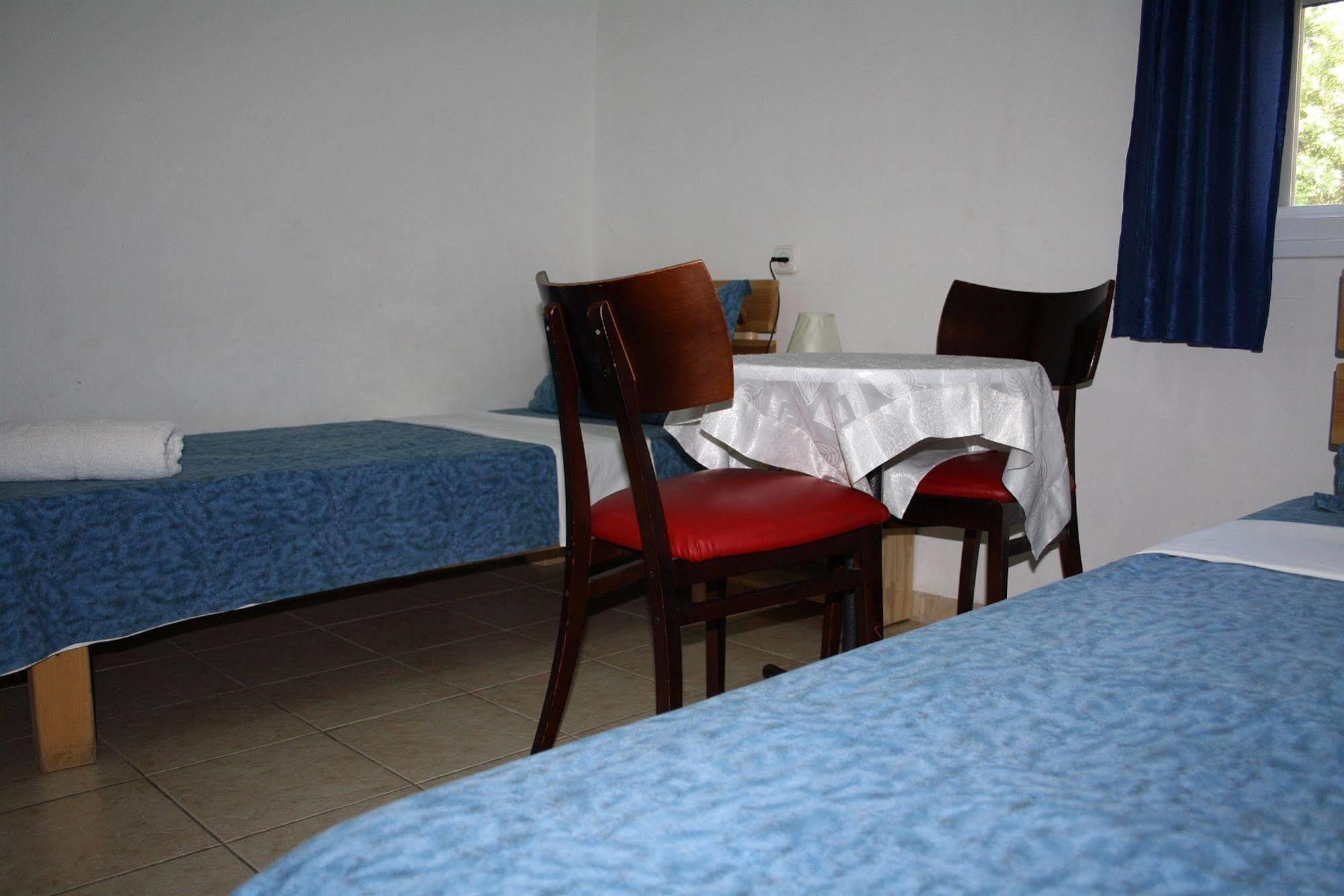 Ga'Aton Motel Naharia Buitenkant foto